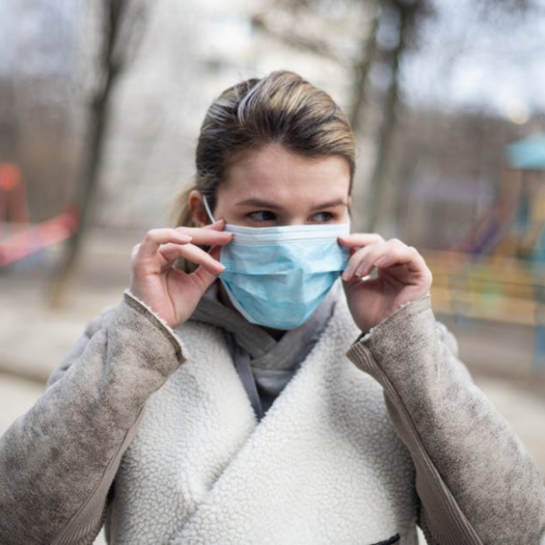 coronavirus-person-with-mask